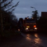 Vroeg in de morgen arriveerd de vrachtwagen met de poorten