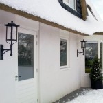 Moderne lampen aan woning.